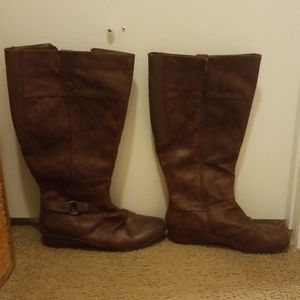 Riding boots
